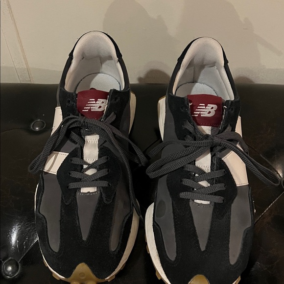 New Balance 327 - Picture 3 of 11